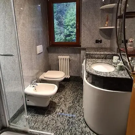 Casa Vignolet : La Finestra Su *